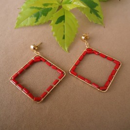 ARETES ROMBOS ROJOS