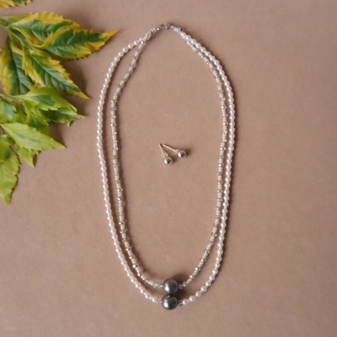 SET DE DOS COLLARES EN PERLAS