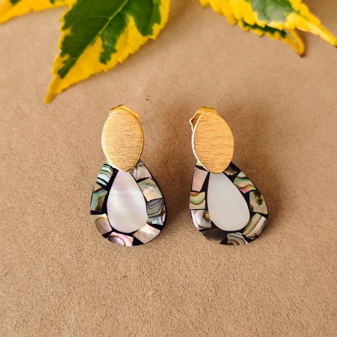 ARETES  GOTAS  EN NACAR