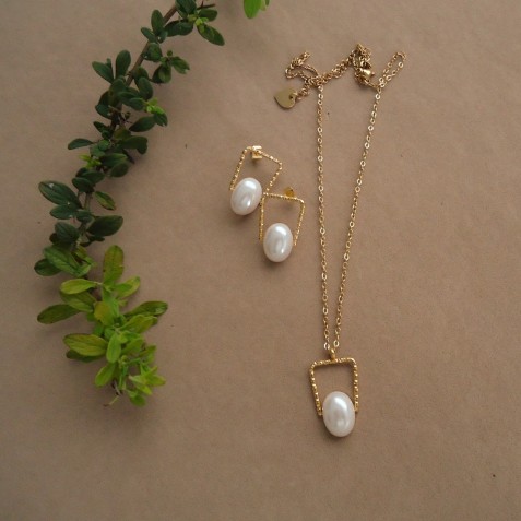 CADENA CON PERLAS