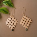 ARETES TEJIDOS EN CALCETA DE PLATANO